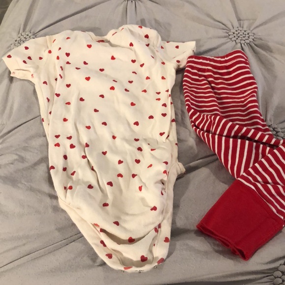 Hanna Andersson 2 piece valentine set - Picture 4 of 5